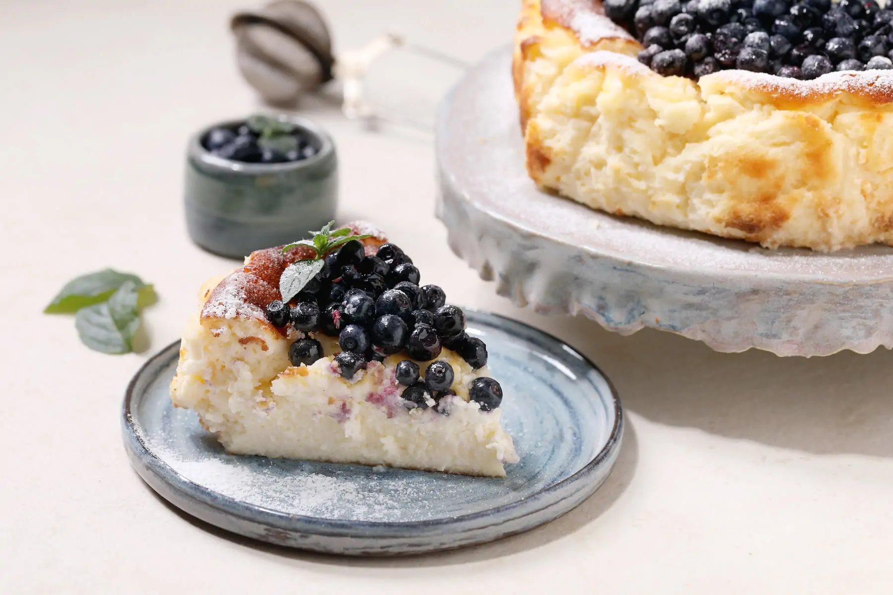 Baked cheesecake with blueberries