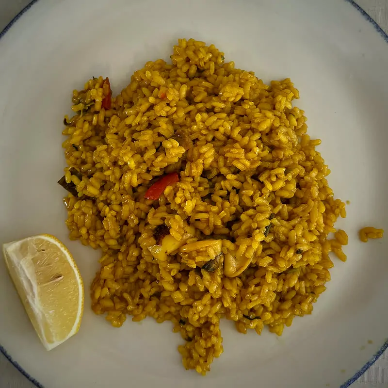Arroz con verduras y limón