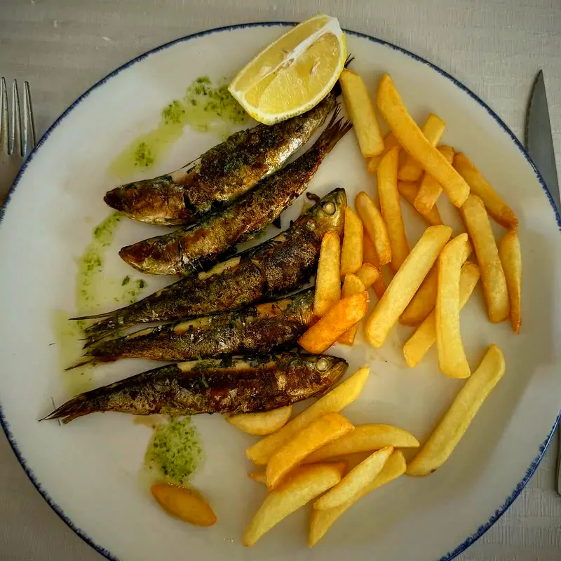 Sardinas a la plancha con patatas