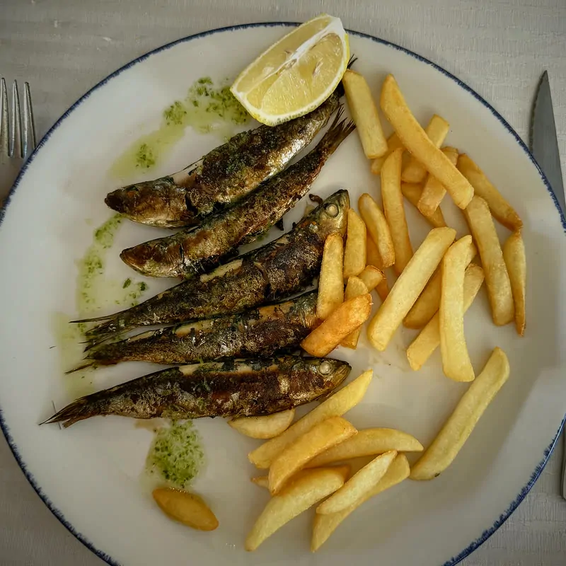 Sardinas a la plancha con patatas