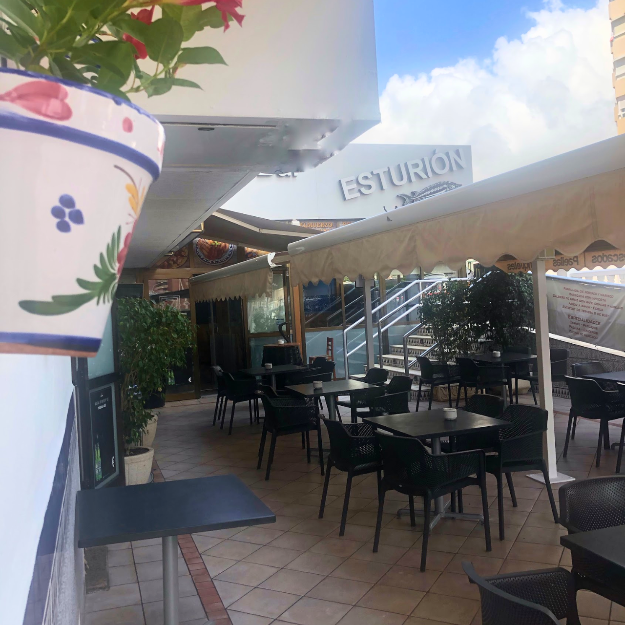 Terraza del Restaurante Esturión Benidorm